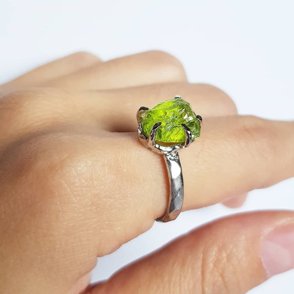 Ring Raw Peridot