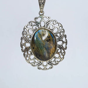 Pendant - Labradorite Oval Flower Metal